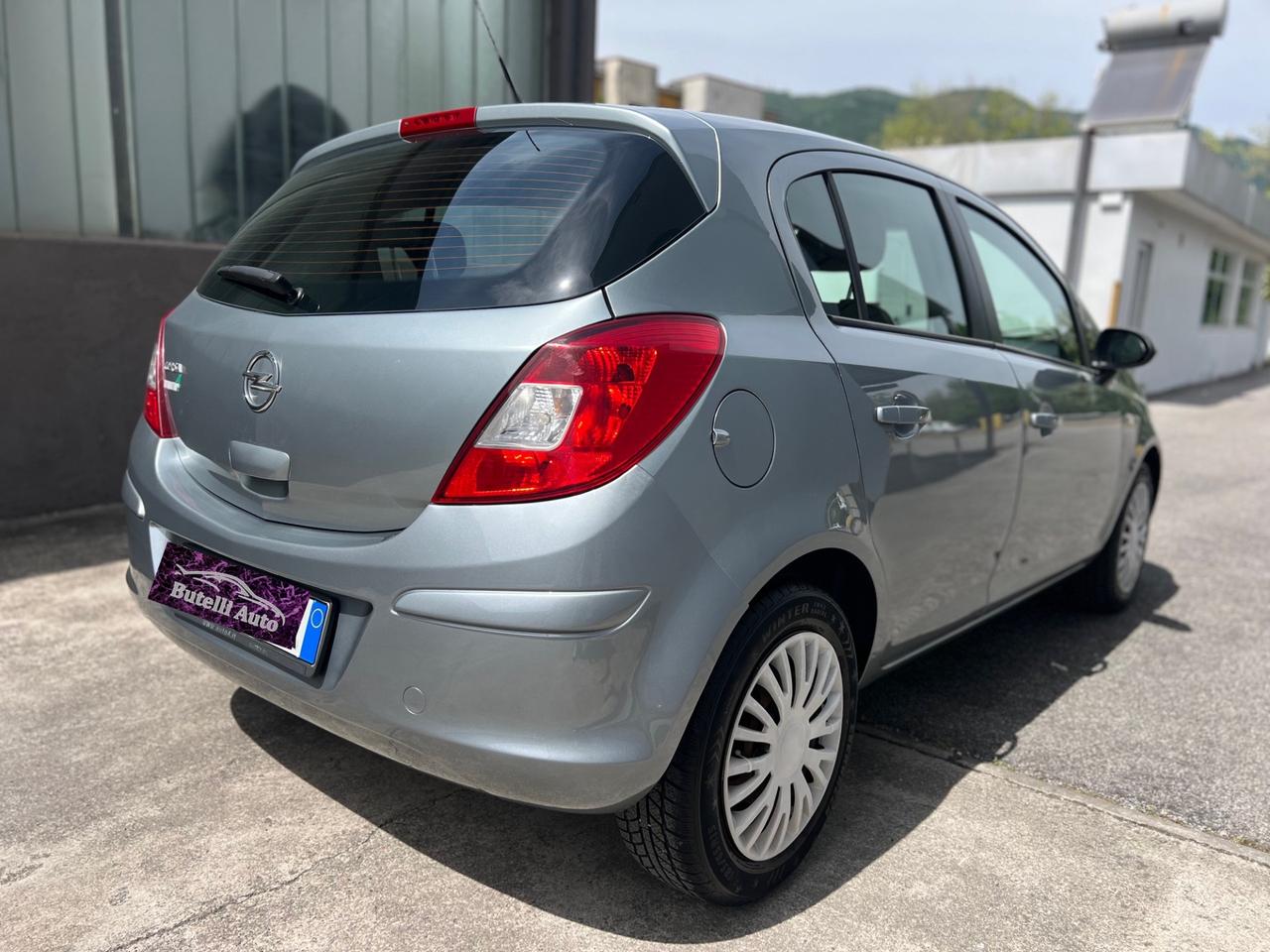 Opel Corsa 1.2 BENZ - ADATTA A NEOPATENTATI