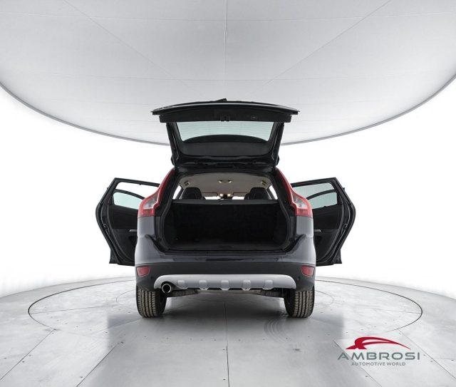 VOLVO XC60 D4 Momentum - PER OPERATORI DEL SETTORE