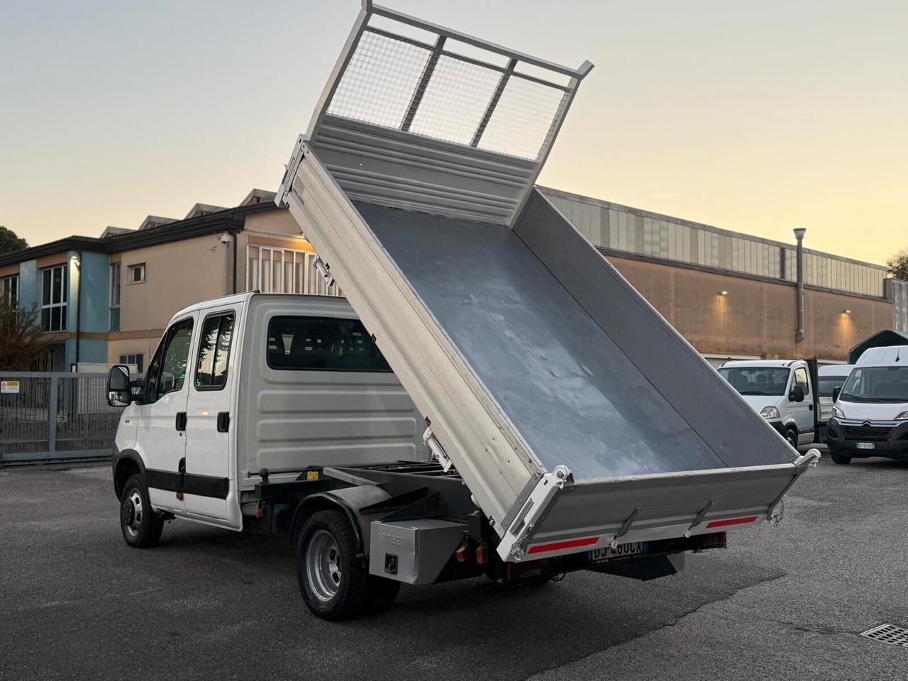 IVECO DAILY 35C 15 RIBALTABILE TRILATERALE