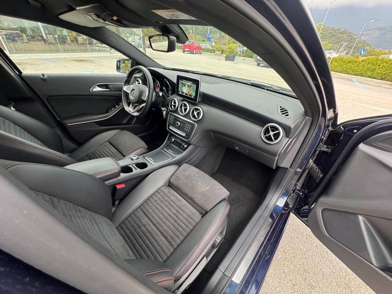 Mercedes-benz A 200 d Automatic Premium AMG