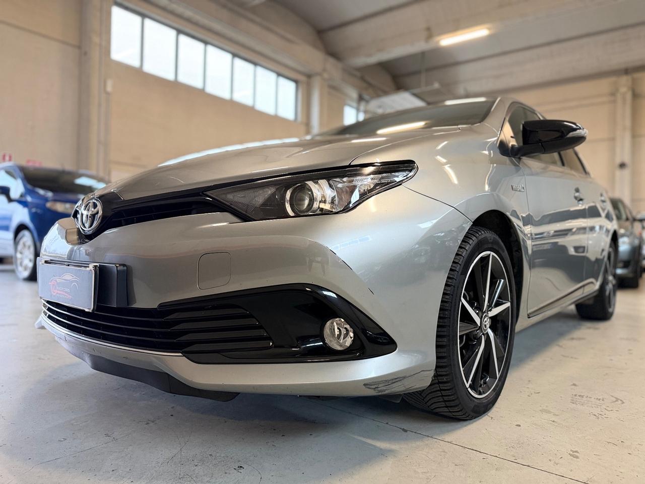 Toyota Auris 1.8 Hybrid Black Edition AUTOMATICA NEOPATENTATI