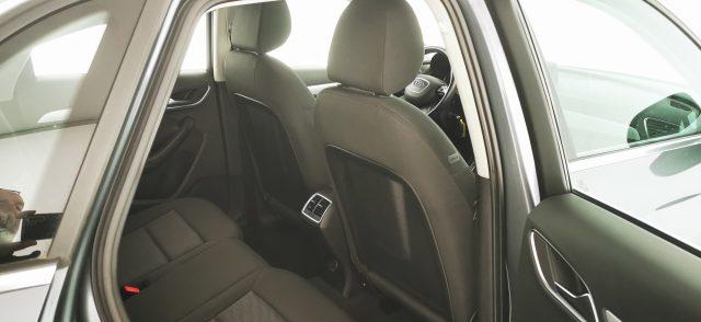 AUDI Q3 2.0 TDI 120 CV Business