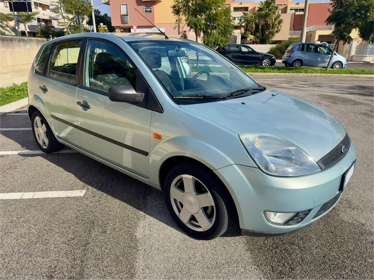 Ford Fiesta 1.2 16V 5p. Zetec