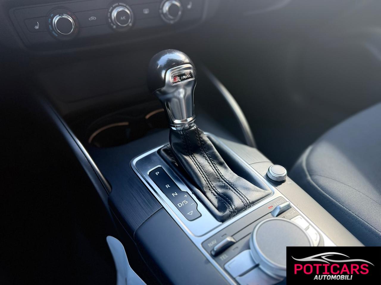 Audi A3 1.6 TDI 105 CV AUTOMATICA