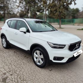 Volvo XC40 D4 AWD Geartronic Momentum