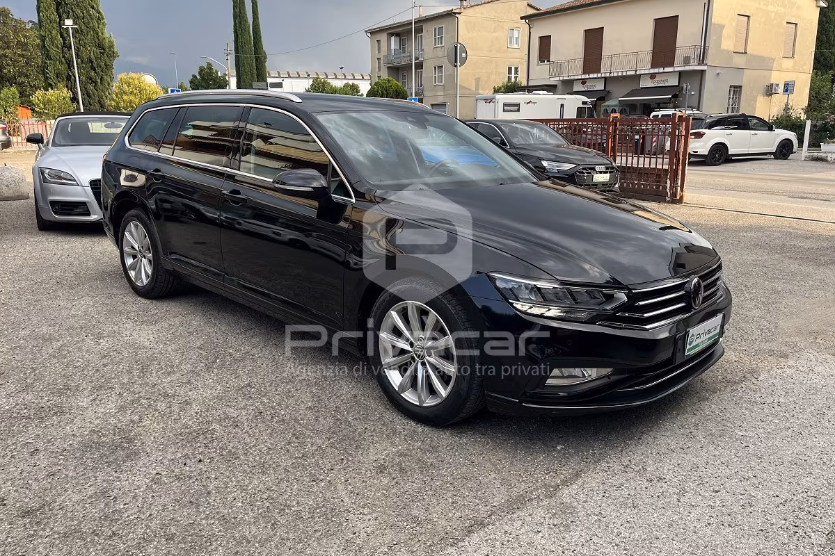 VOLKSWAGEN Passat Variant 2.0 TDI SCR EVO DSG Business