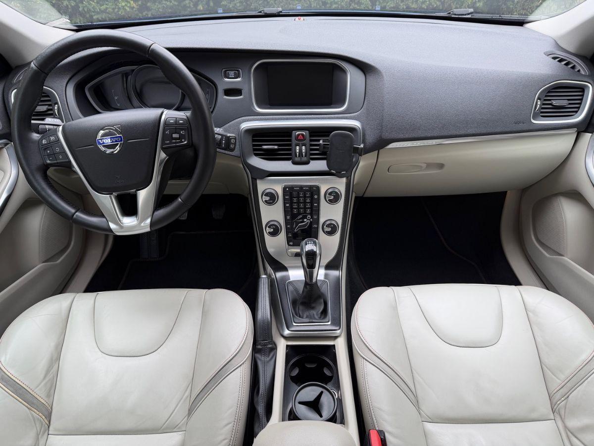 VOLVO - V40 Cross Country - D2 Volvo Ocean Race