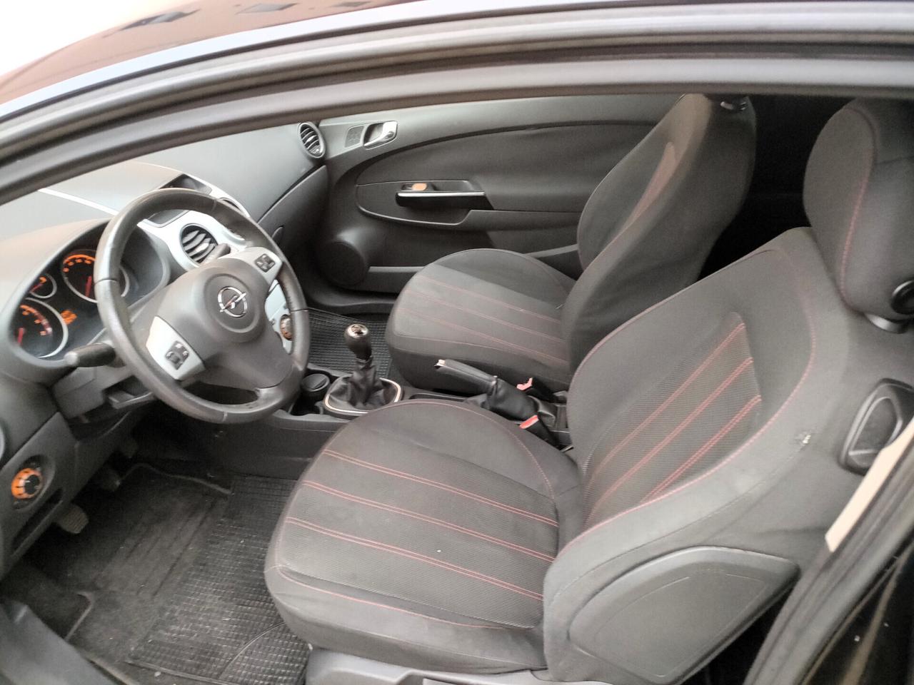 Opel Corsa 1.2 3 porte Sport