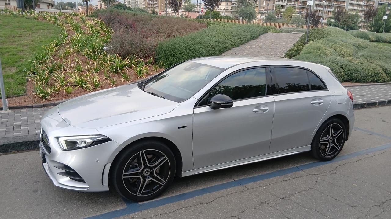 Mercedes-benz A 250 e hybrid EQ Premium