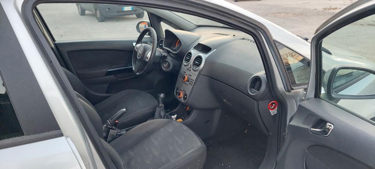 Opel Corsa 1.2 5 porte Cosmo