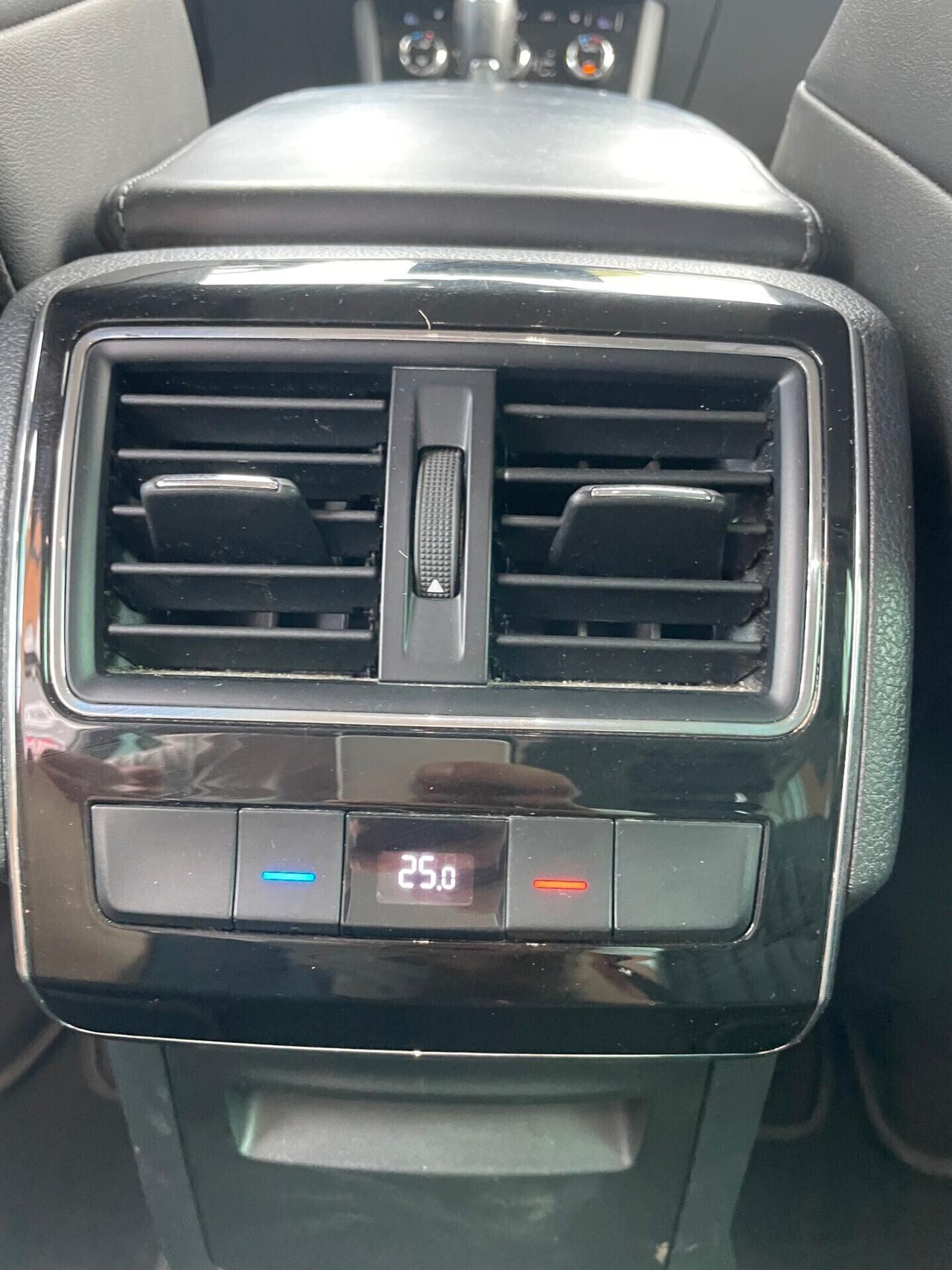Skoda Superb 2.0 TDI 190 CV DSG Laurin&Klement