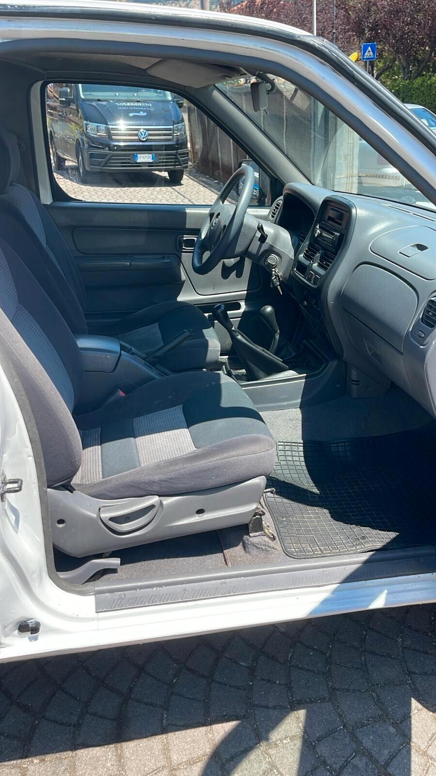 Nissan King Cab 4 posti cassone lungo