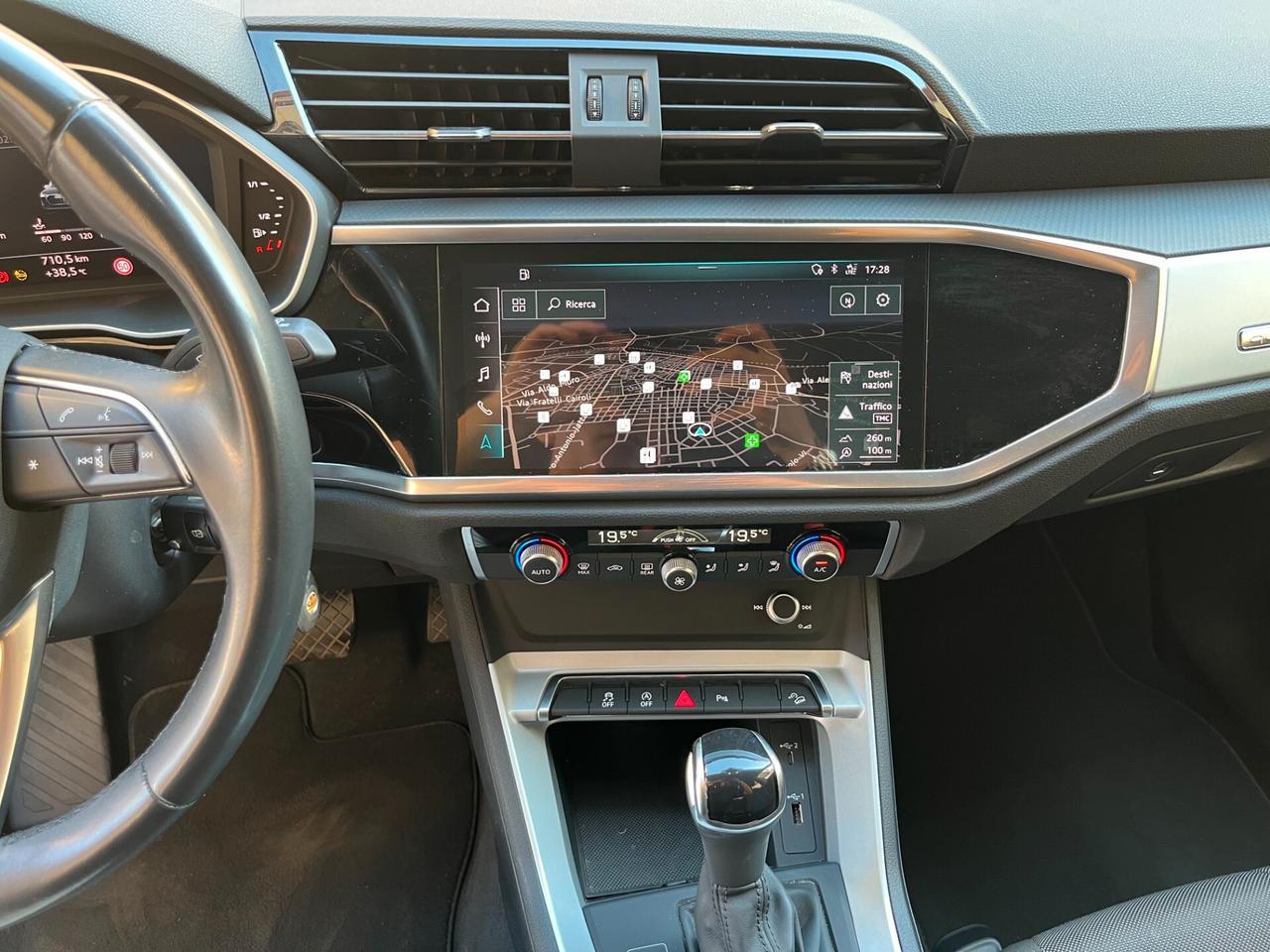Audi Q3 40 TDI quattro S tronic Business