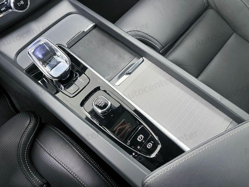 Volvo XC60 T6 PLUG IN AWD AUT ULTRA BLACK EDITION