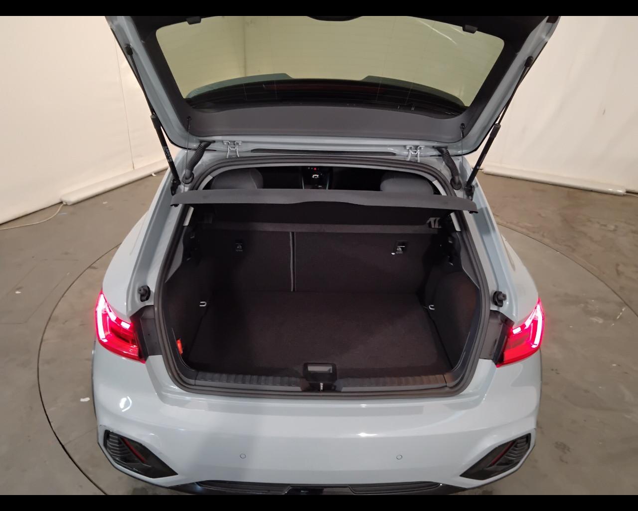 AUDI A1 II 2022 allstreet - A1 allstreet 25 1.0 tfsi Business 95cv