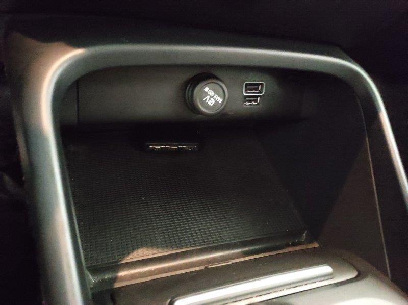 VOLVO XC40 (2017-->) - XC40 T5 Recharge Plug-in Hybrid Inscription Expression
