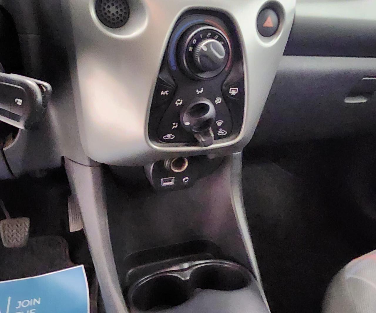 PEUGEOT 108 1.0 BENZ.