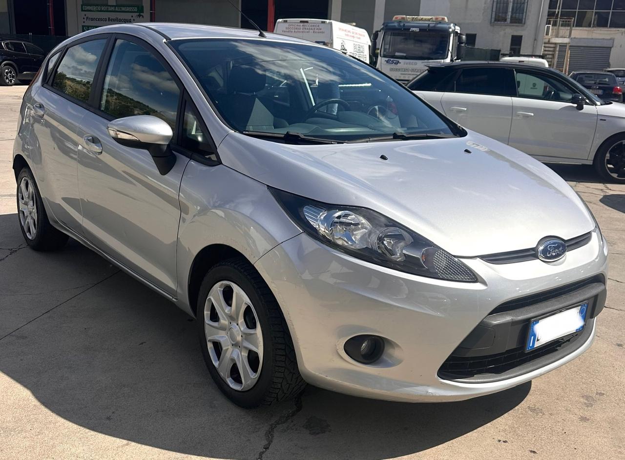 Ford Fiesta 1.2 82 CV 5 porte NEOPATENTATI