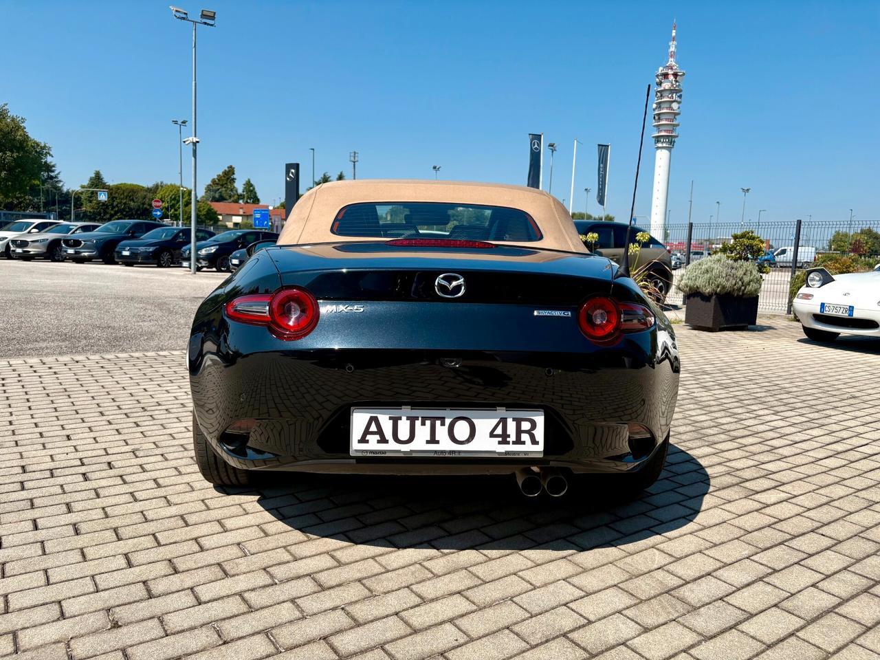 Mazda MX-5 1.5L Skyactiv-G Kazari