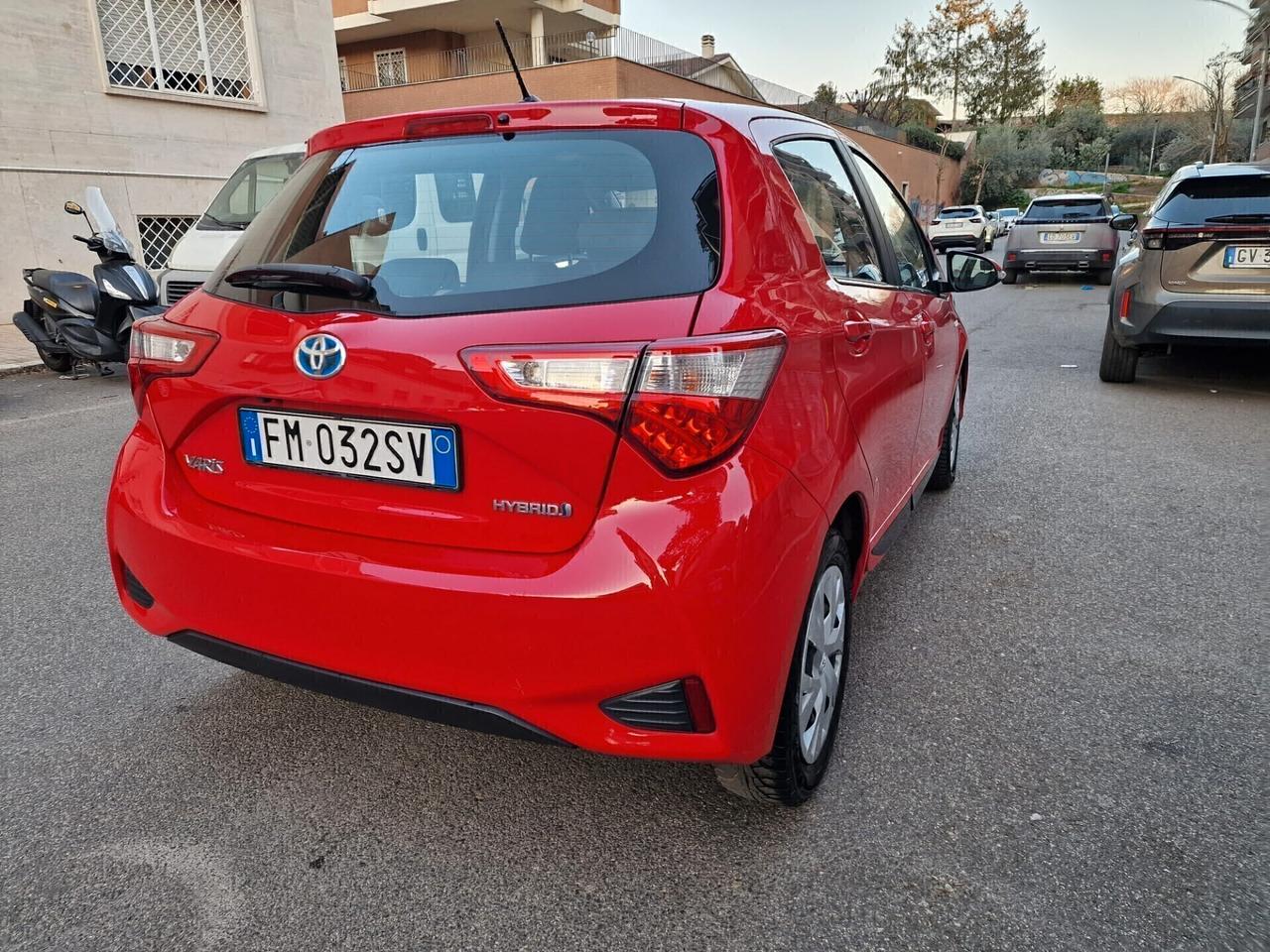 Toyota Yaris 1.5 Hybrid 5 porte Ok neopatentati