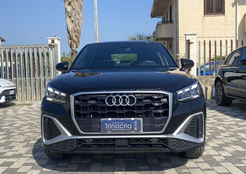 Audi Q2 S Line interno ed esterno 2.0 TDI 150CV s-tronic 35