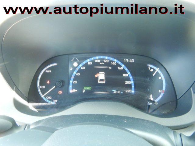 TOYOTA Yaris Cross 1.5 Hybrid 5p. E-CVT AWD-i Business