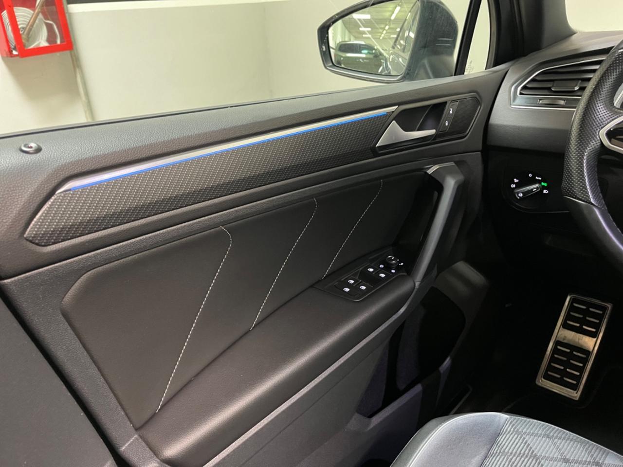 Volkswagen Tiguan 2.0 DSG R-Line *tetto panoramico