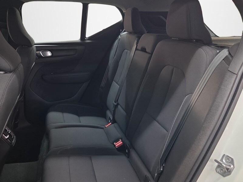 VOLVO XC40 (2017-->) XC40 T3 Geartronic Momentu...