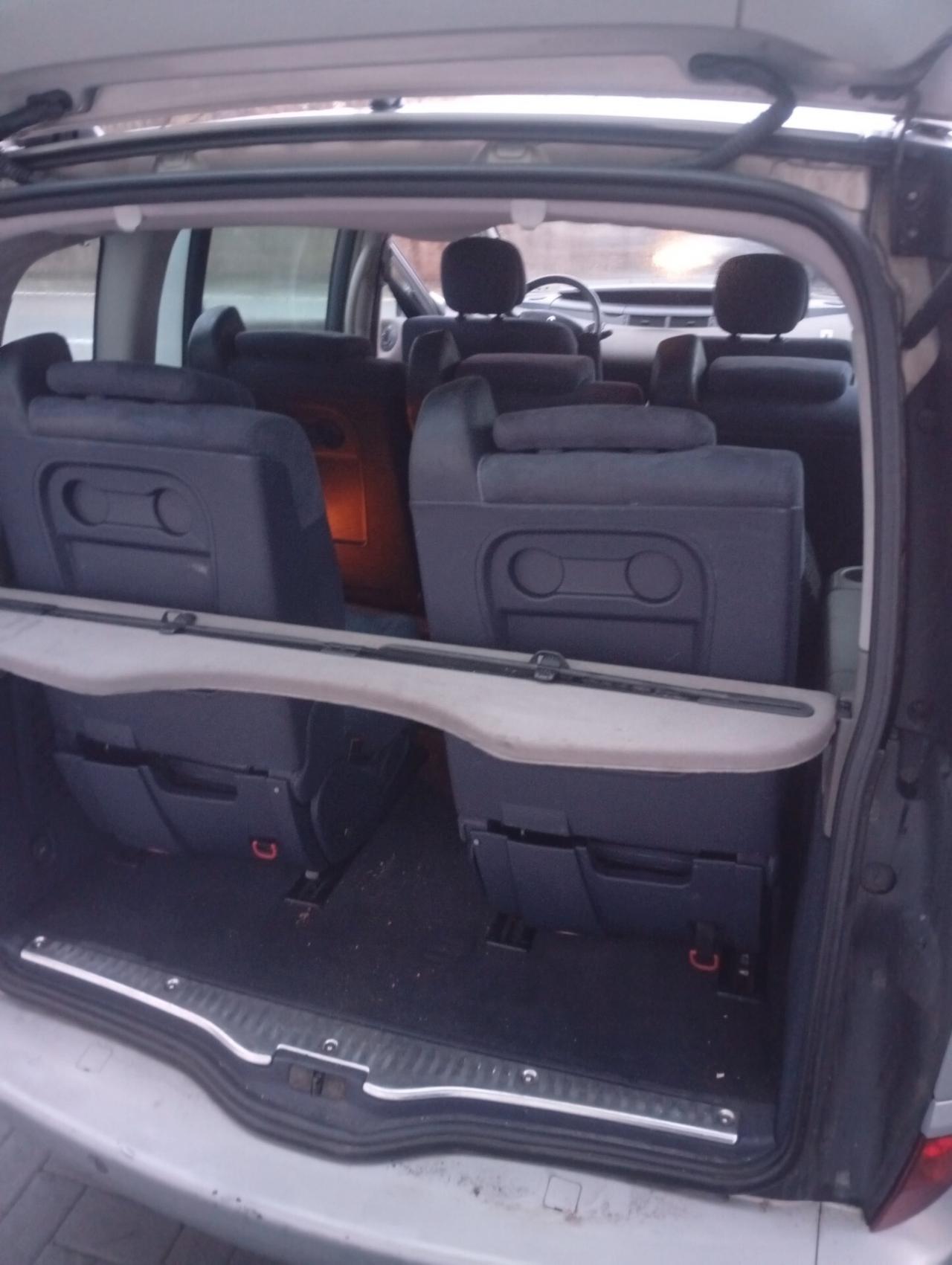 Renault Espace Grand 2.2 16V dCi Initiale