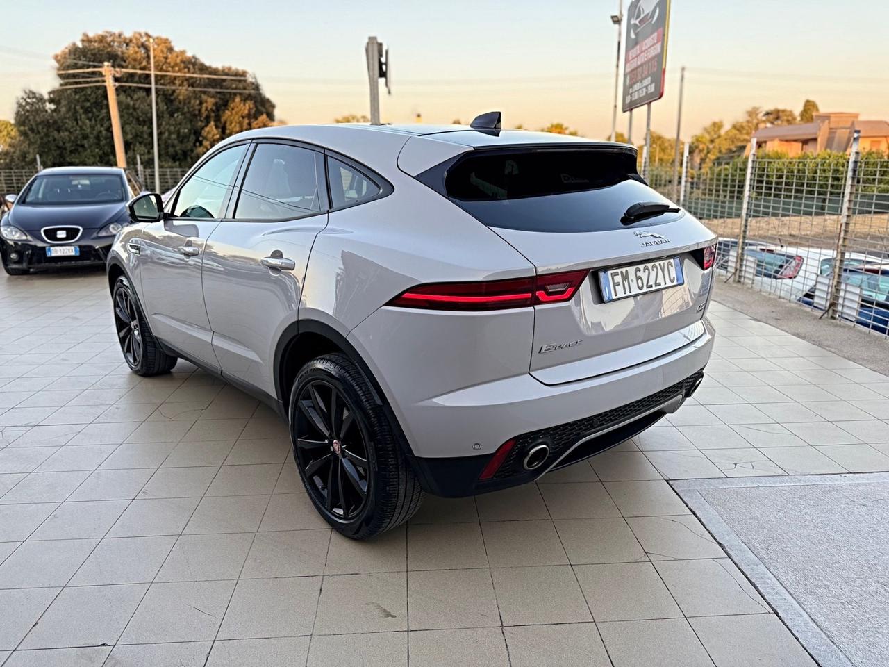 Jaguar E-Pace 2.0D 180 CV AWD R-Dynamic Garanzia 12 Mesi