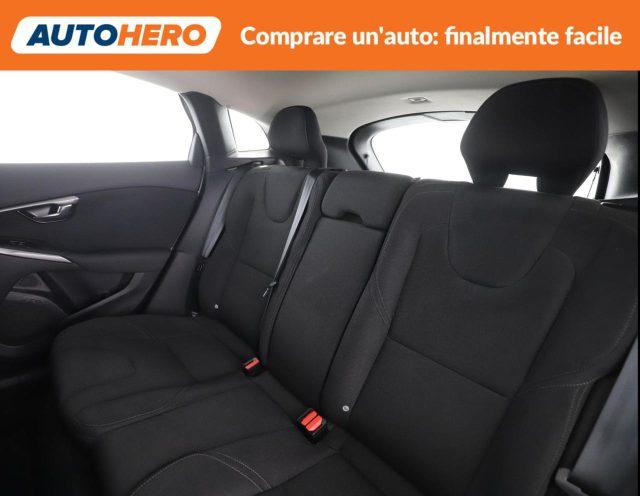 VOLVO V40 D2