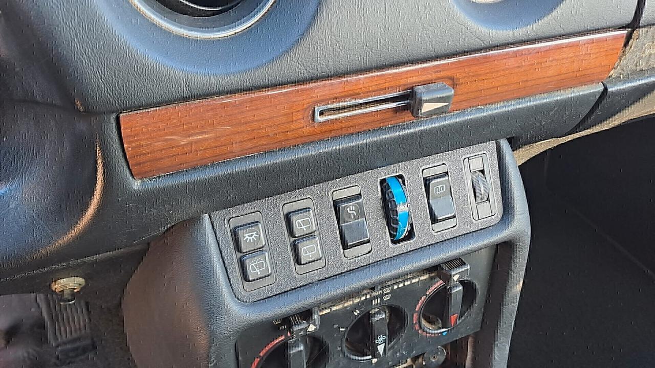 Mercedes-benz 240 TD 5 marce e clima da lieve restauro