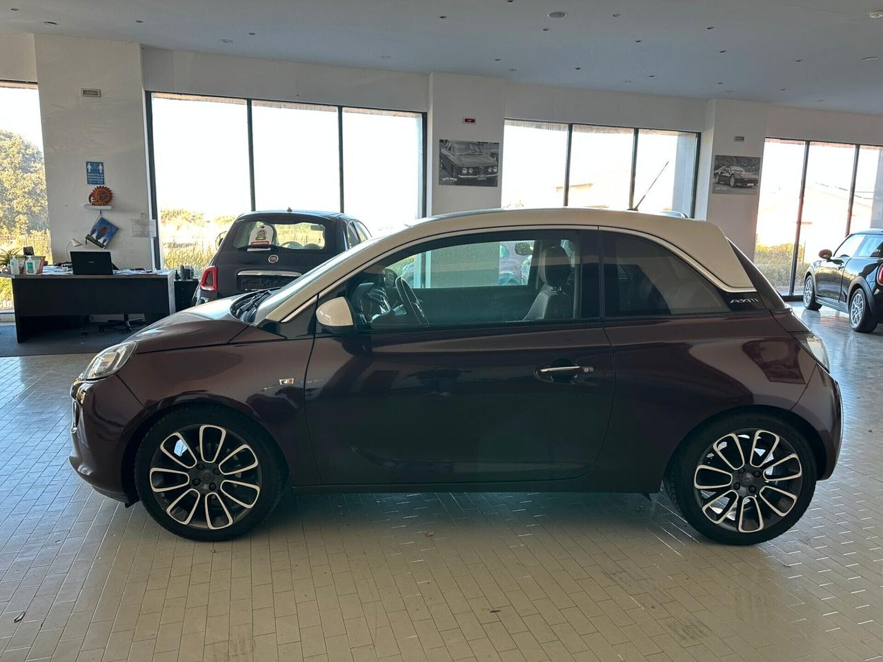 Opel Adam 1.2 70 CV White/Black Link