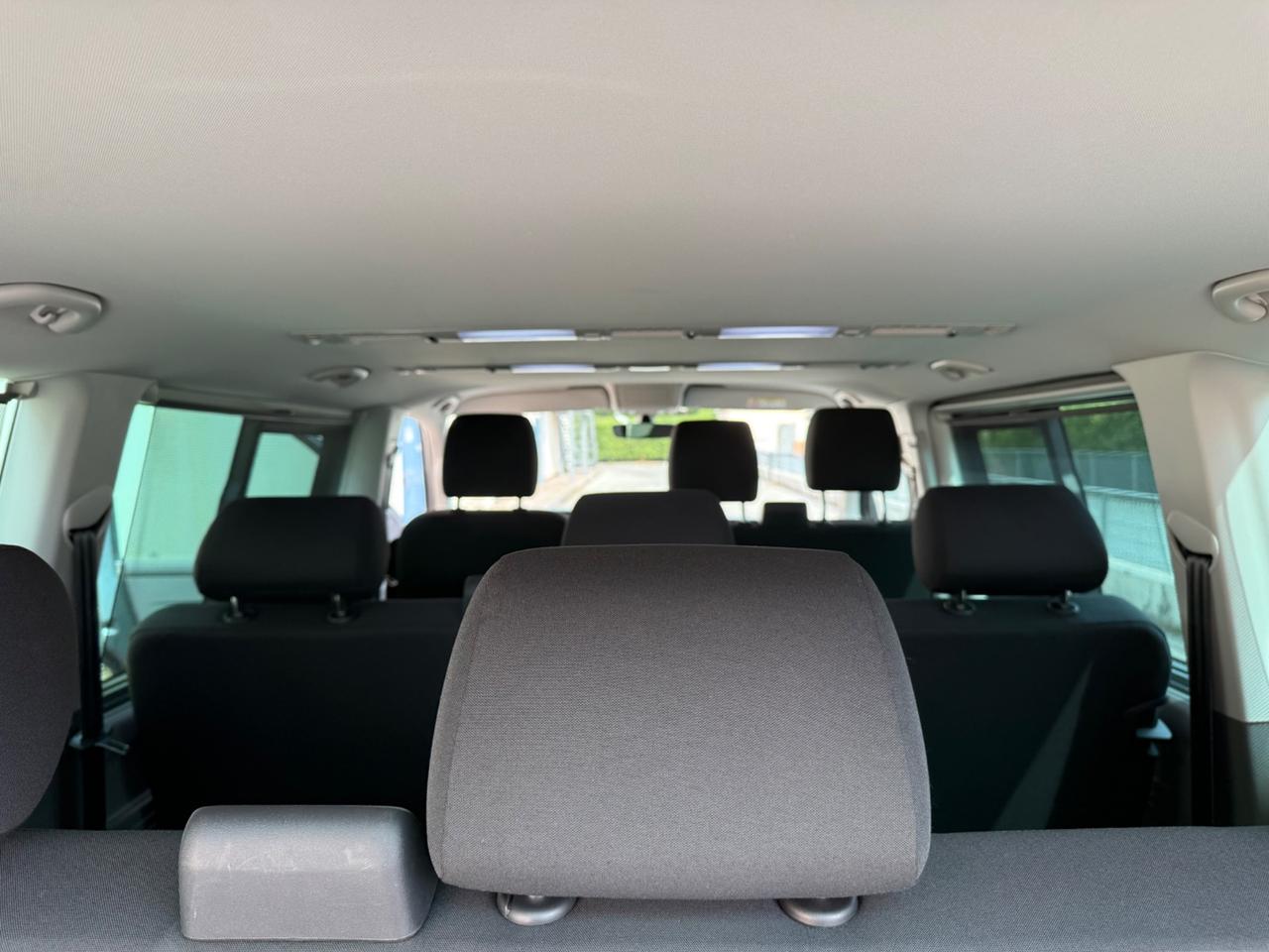 Volkswagen Caravelle 2.0 TDI 150CV DSG Cruise 9Posti