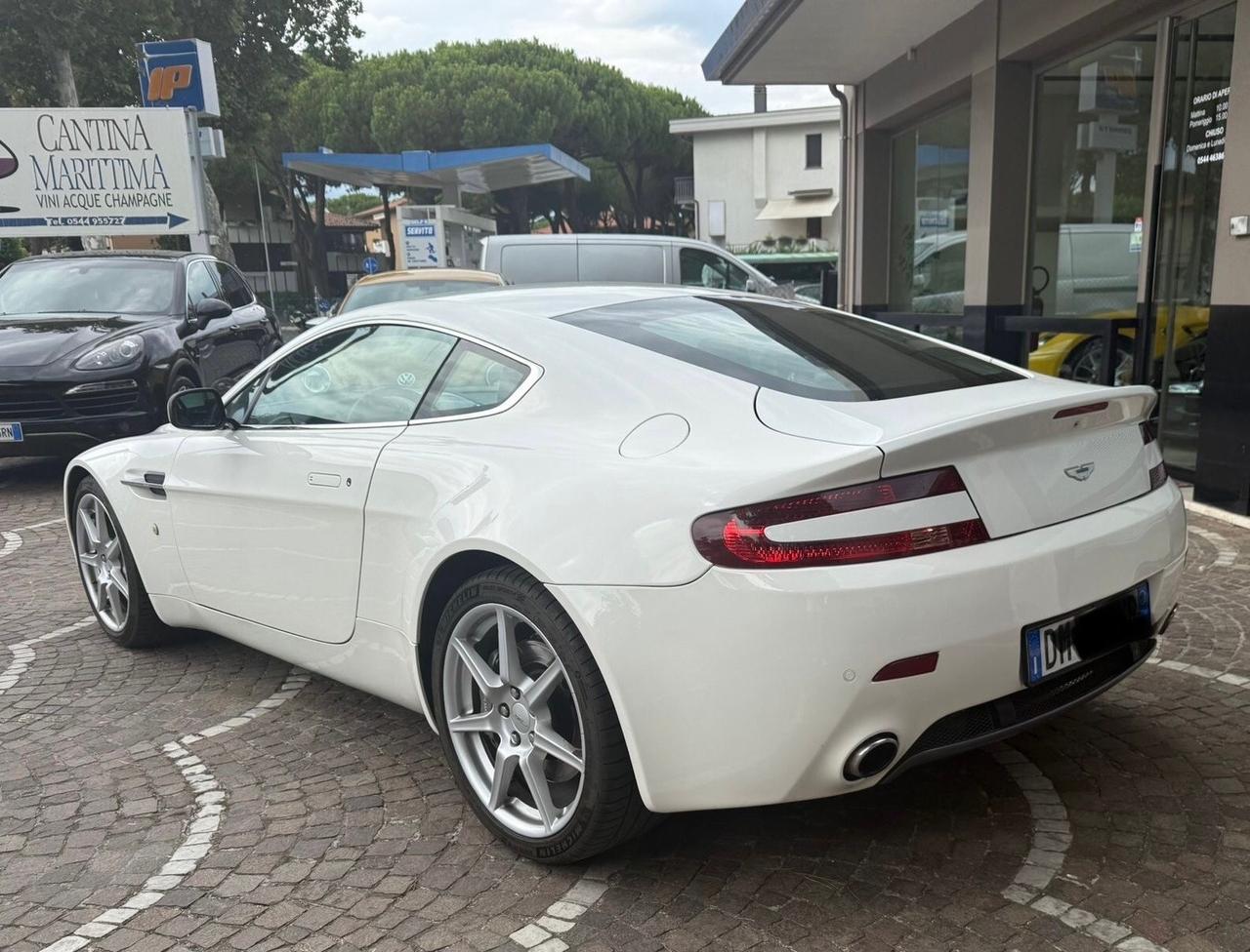 Aston Martin V8 Vantage , prima vernice book, MANUALE