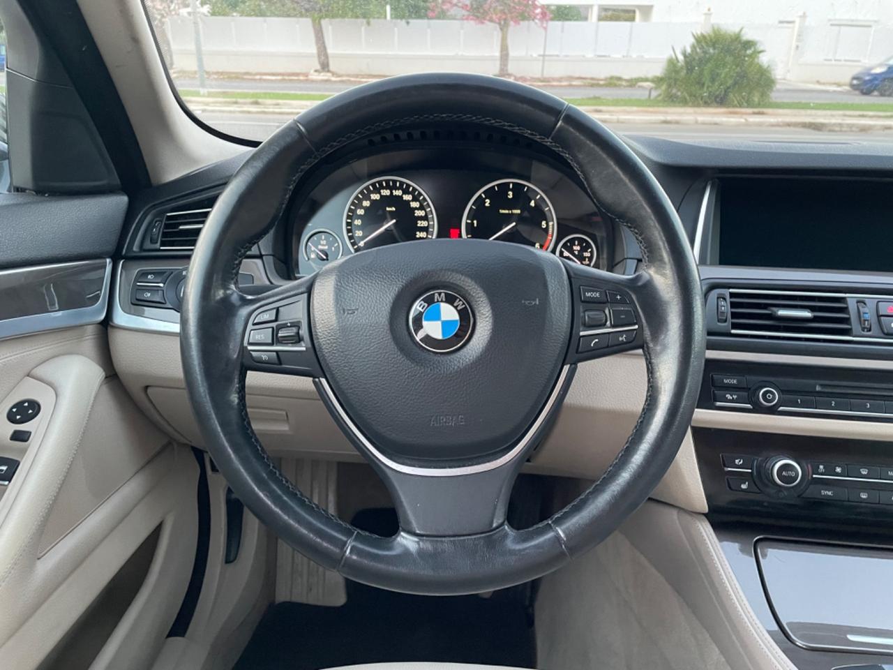 BMW SERIE 5 525d xDrive Touring Business aut.