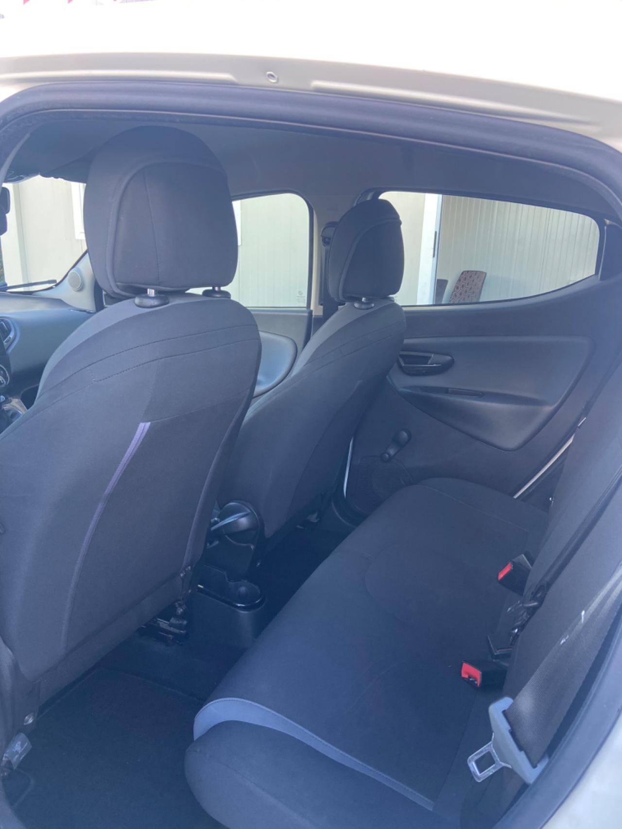 Lancia Ypsilon 1.2 69 CV GPL Nuova garanzia 12 mesi