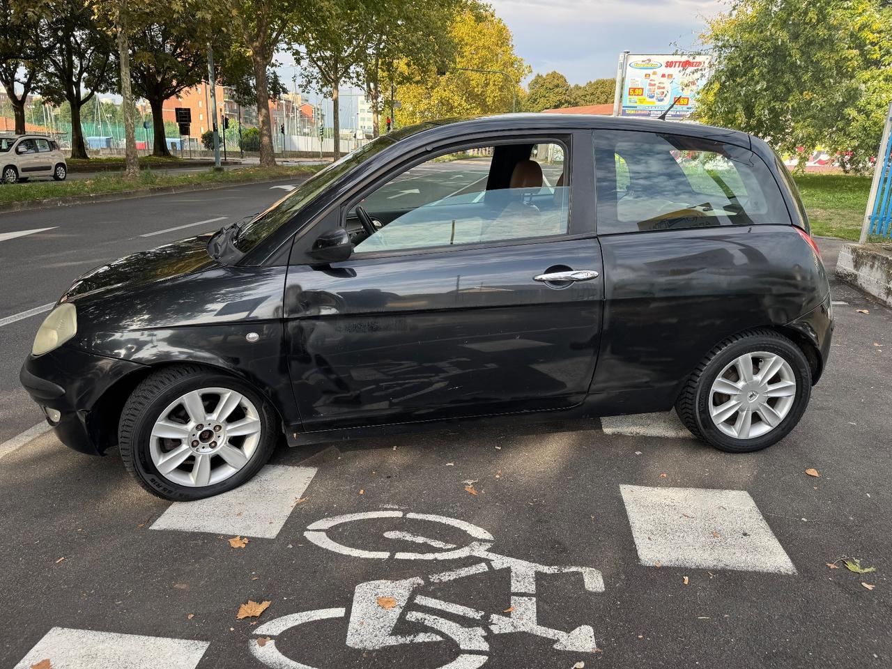Lancia Ypsilon 1.4 16V Platino