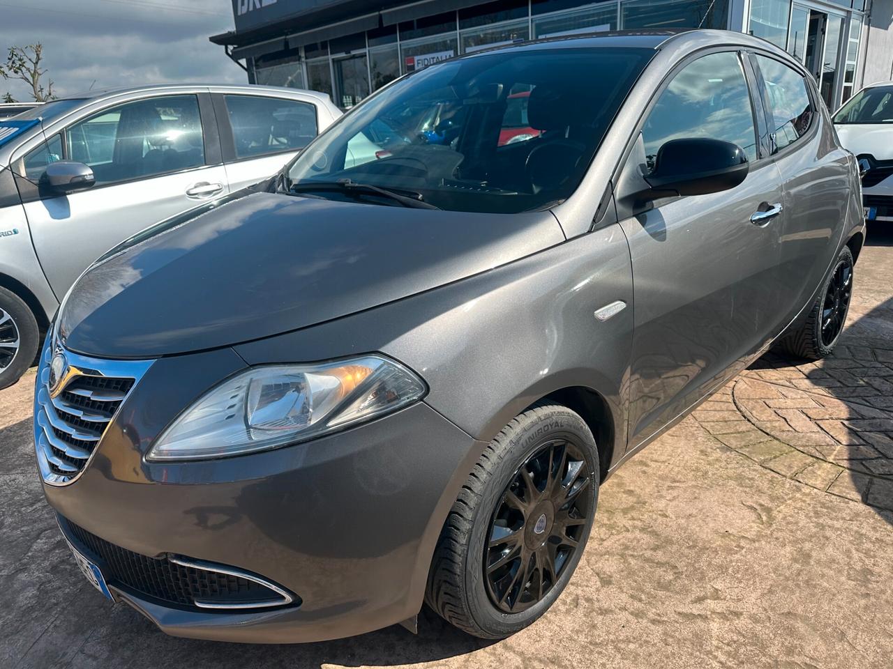 LANCIA YPSILON GOLD TAGLIANDI FINANZIAMENTO