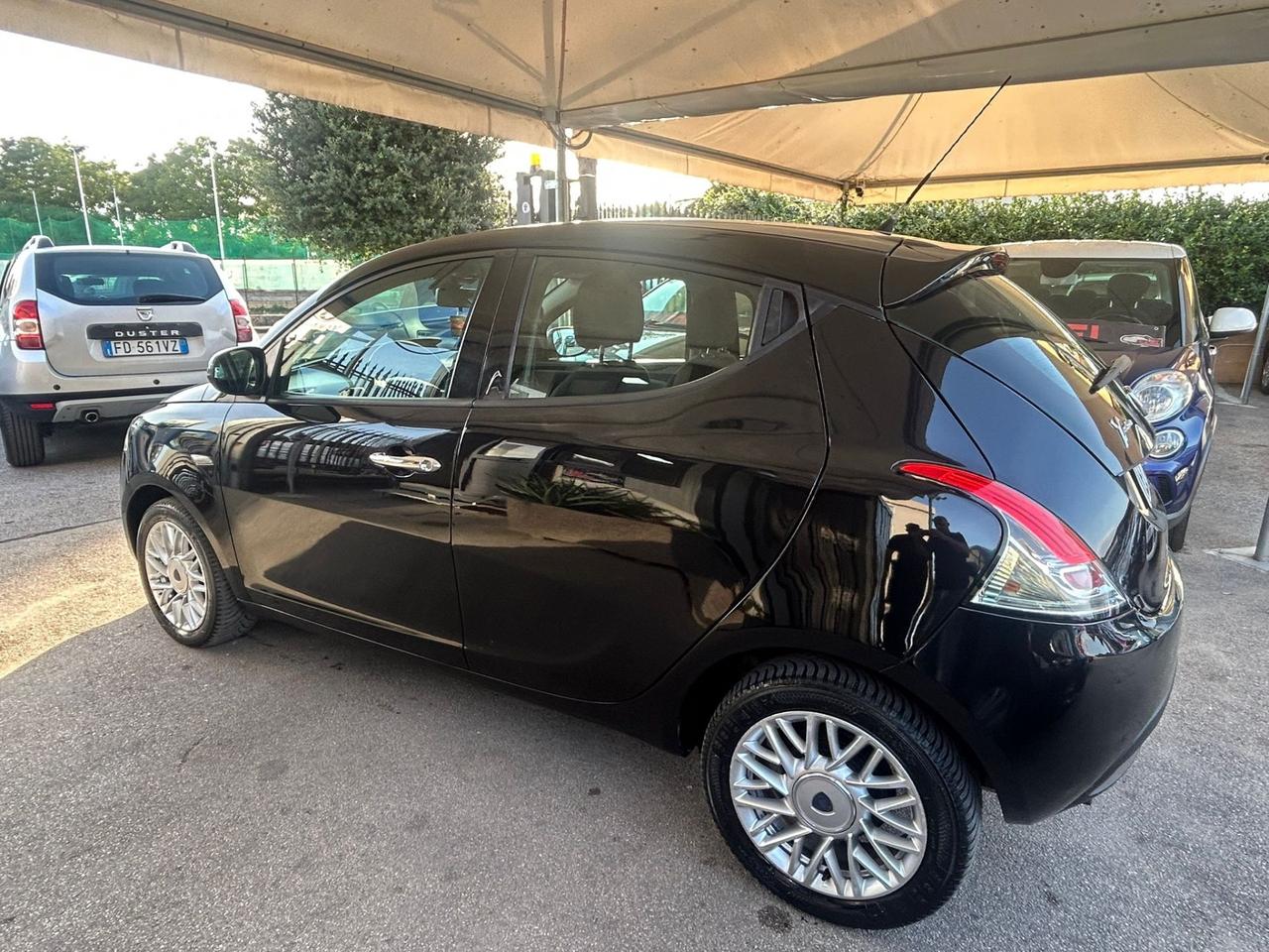 Lancia Ypsilon 1.2 69 CV 5 porte Platinum