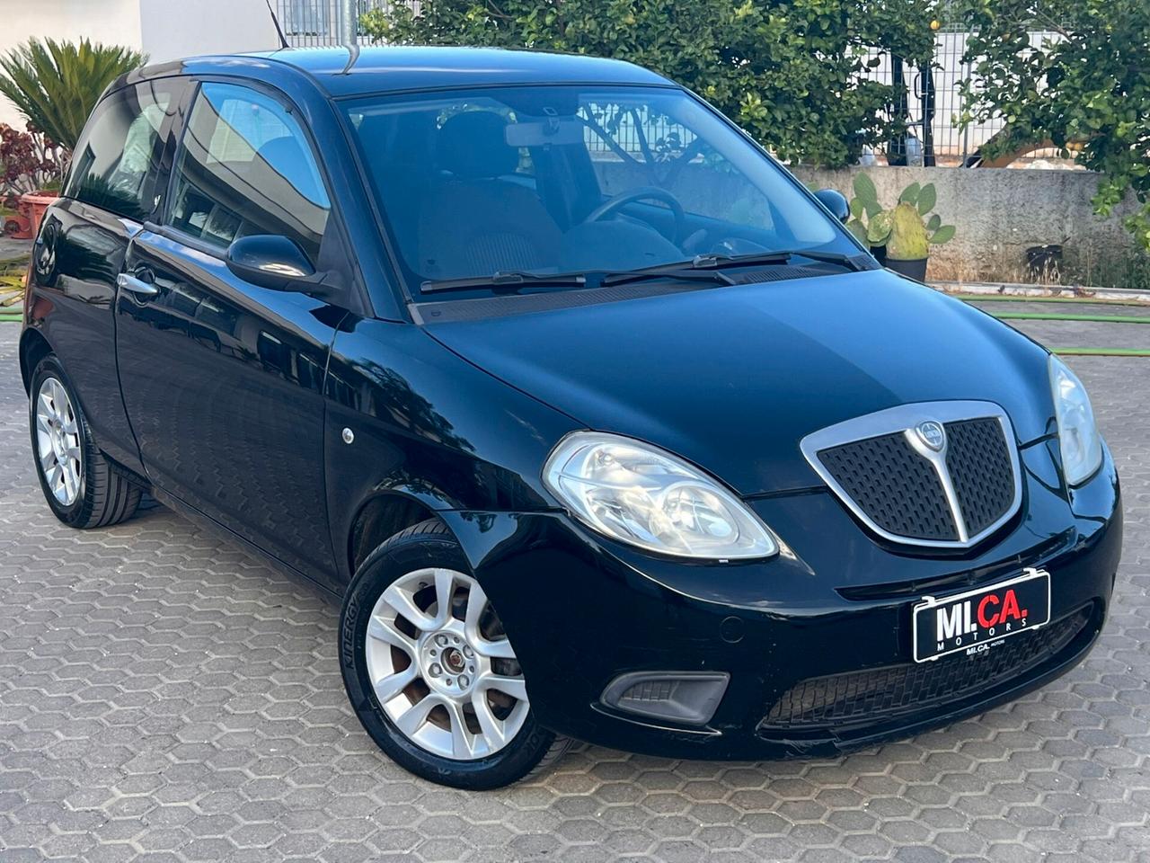 Lancia Ypsilon 1.3 MJT 75 CV Argento
