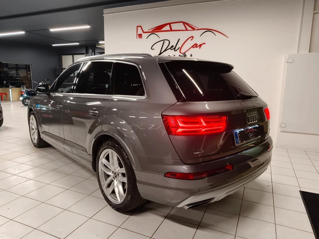 Audi Q7 3.0 TDI 272 CV quattro S Line Tetto Sospensioni