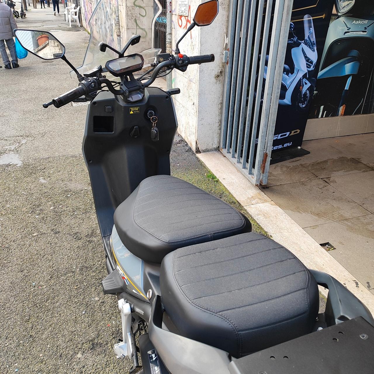 Super Soco CPX 2023 Batteria estraibile Garanzia Concessionario