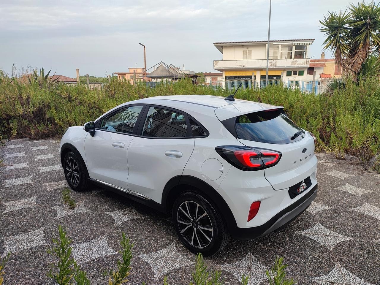 Ford Puma TITANIUM 1.5 D 120 CV NAVIG. DA VETRINA PERFETTA