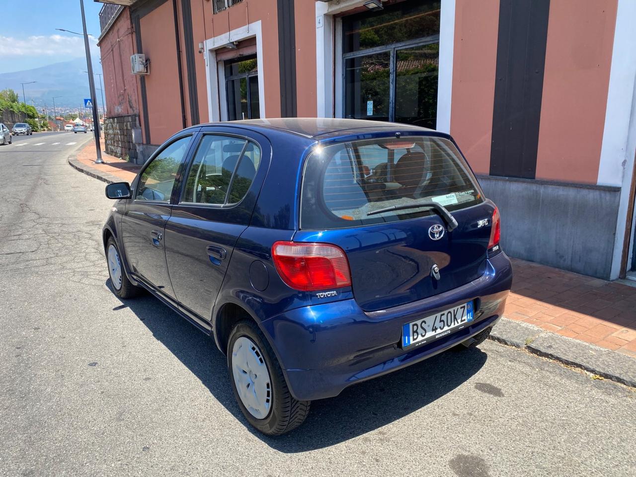 Toyota Yaris 1.3i 16V cat 5 porte Luna