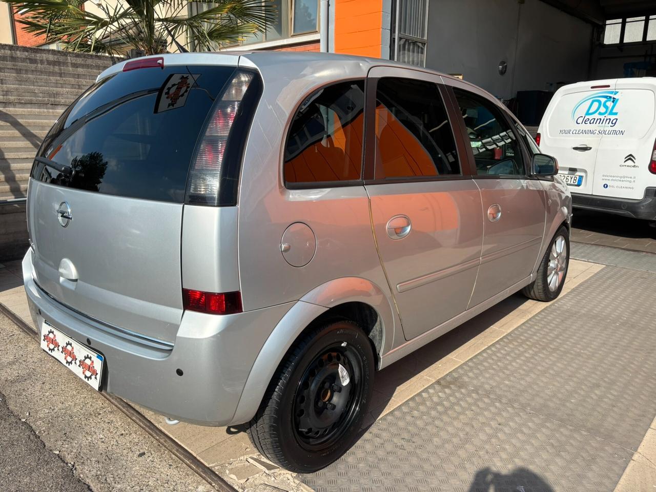 Opel Meriva 1.4 16V Cosmo adatto a neopatentati