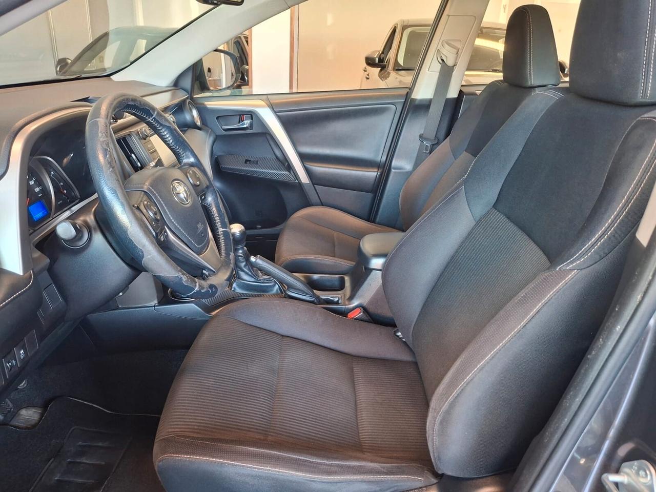 Toyota RAV 4 2.0 d-4d Active 2wd 124cv mt