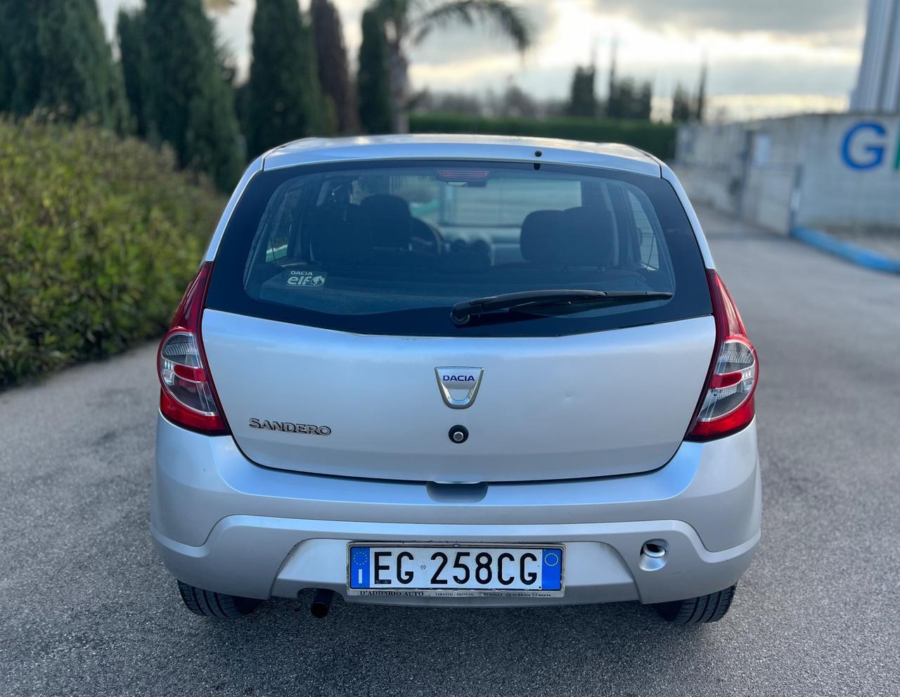 Dacia Sandero 1.2 16V BLACKLINE (55kw)