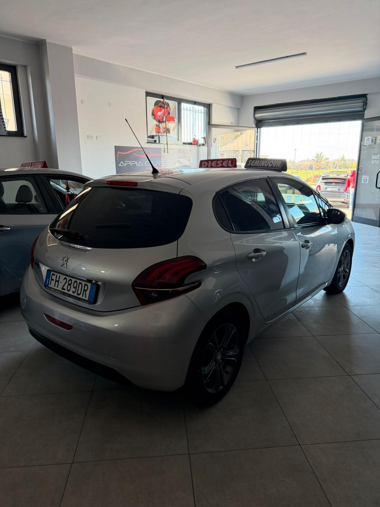 Peugeot 208 BlueHDi 75 5 porte Allure