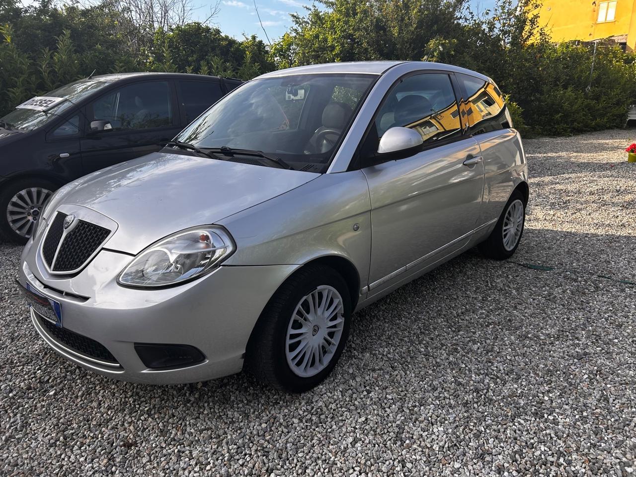 Lancia Ypsilon 1.2 Oro